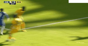 1727533771376099161.gif che bri 4.gif